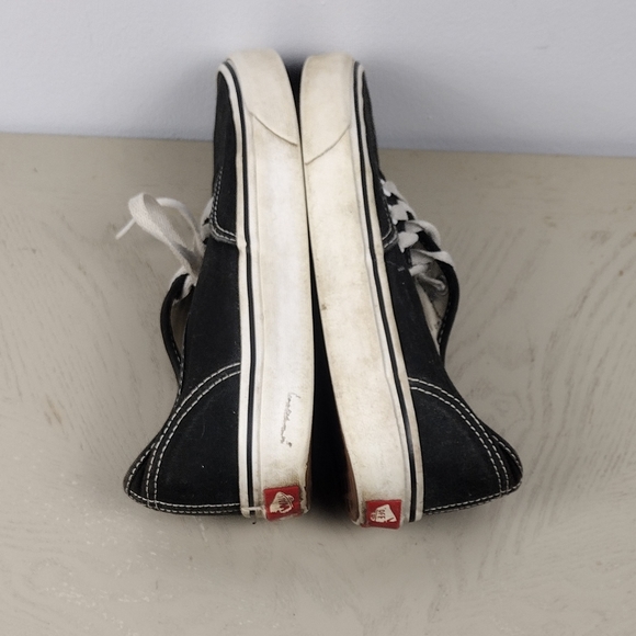 Classic Vans - Picture 4 of 6
